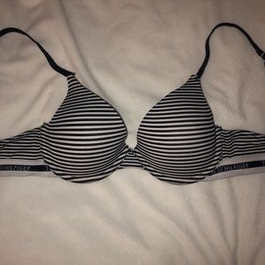 Tommy bra